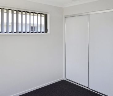 Low maintenance 3 bedroom Duplex - Photo 3