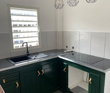 Location Appartement 2 pièces 37m² REMIRE MONTJOLY 97354 - Photo 3