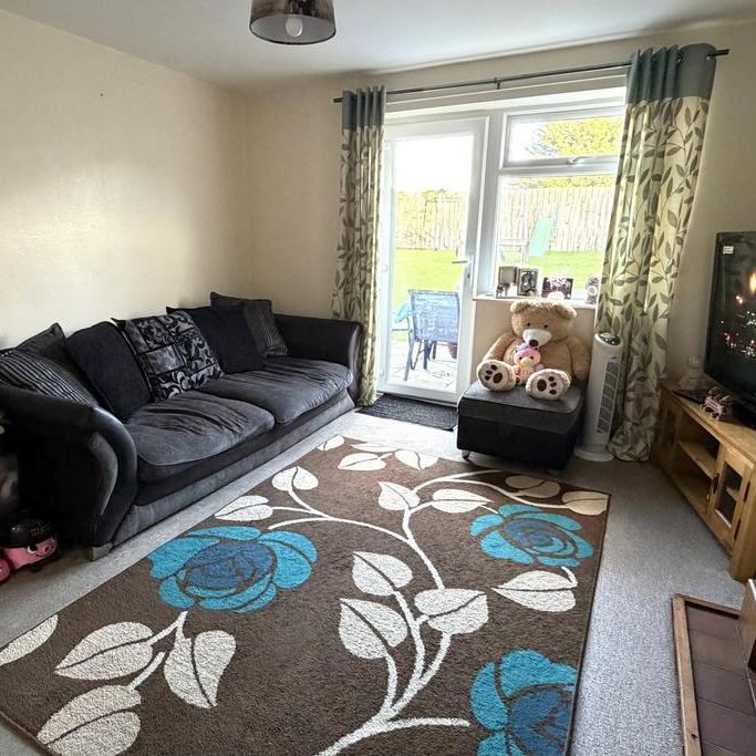 2 bedroom semi-detached house to rent - Photo 1