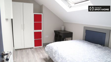 Room in 7-bedroom apartment for rent in Whitehall, Dublin. - Photo 3