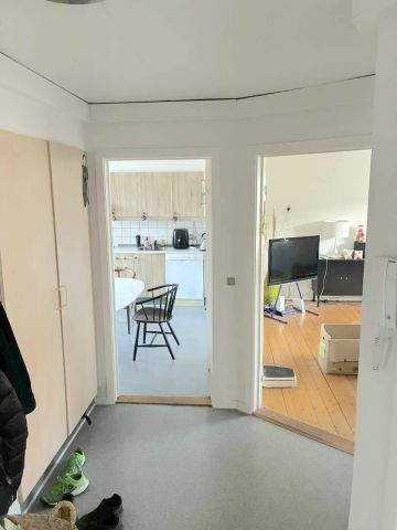 Rummelig 3-værelses lejlighed med lys og charme - Foto 2