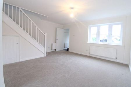 3 bedroom detached house to rent - Photo 3