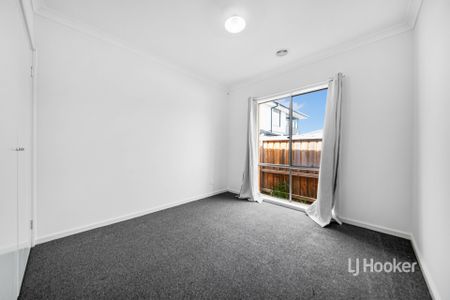 17 Laflin Avenue, Tarneit VIC, Belconnen - Photo 5
