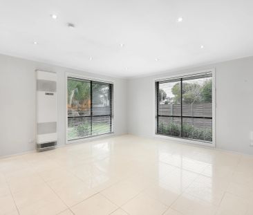 Light-Filled Villa with Outdoor Living - Photo 2