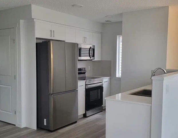 2 bedroom 1 bath — 2 Bedrooms Townhouse - Photo 1