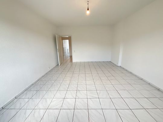 Frisch renoviert in Ihre eigene 2 Zimmerwohnung - Photo 1