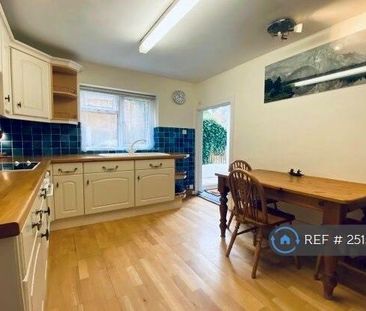 2 bedroom semi-detached house to rent - Photo 5