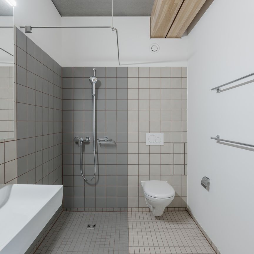 Zwhatt Its city. Its country. Its life. - Photo 1