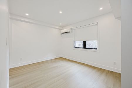 For Lease - 999 Eglington Avenue, Toronto, Ontario - Photo 4