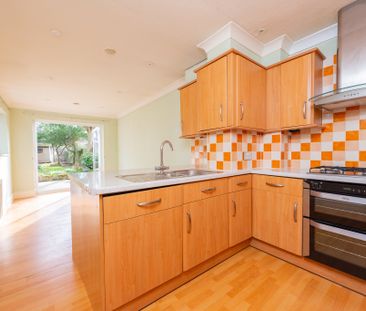 Baird Road, Farnborough, Farnborough, GU14 - Photo 6