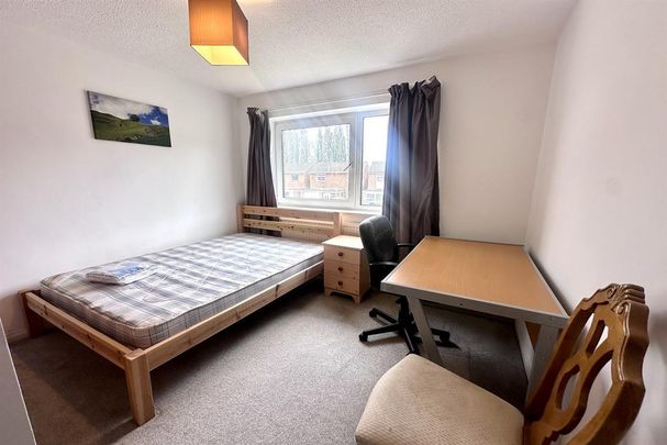4 bedroom detached house to rent - Photo 1