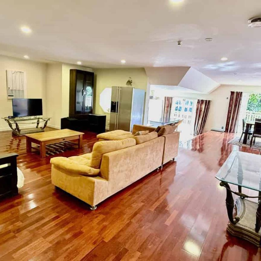Spacious two-bedroom unit in Remuera with great view - Photo 1