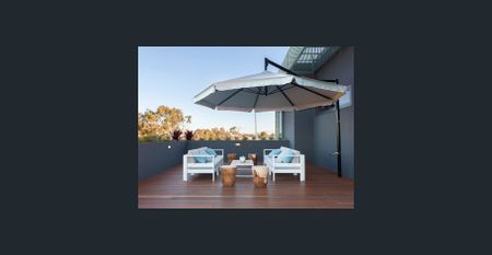 Ideal Location, Close to Transport, Cafes and Shops, Park Views - Photo 2