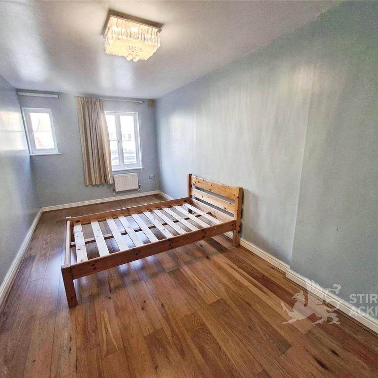 4 bedroom terraced house to rent - Photo 1