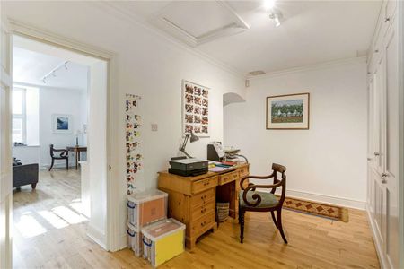 Luxury Two-Bedroom Apartment | Clifton Village | Exceptional Finish & Prime Location. - Photo 3