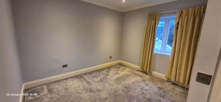 5 bedroom semi-detached house to rent - Photo 4