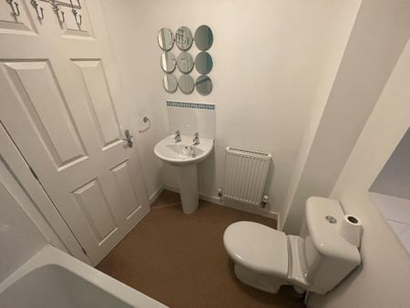 3 bedroom semi-detached house to rent - Photo 3