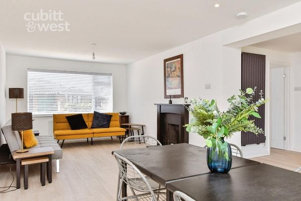 4 bedroom detached house to rent - Photo 1