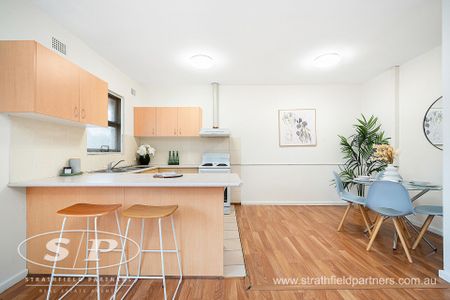 Top-Floor, Double Brick, 2-Bedroom Unit in Strathfield - Photo 2