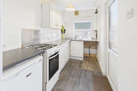 2 bedroom terraced house to rent - Photo 5