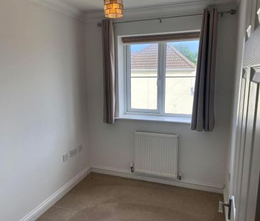 4 bedroom semi-detached house to rent - Photo 5