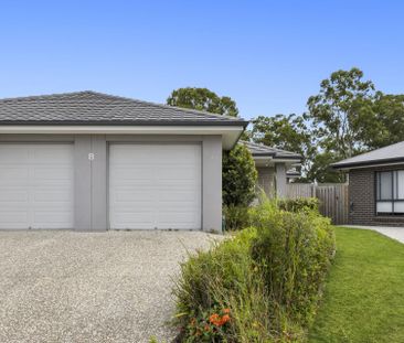 Modern Family Living in the Heart of Pimpama! - Photo 1