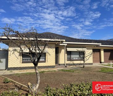 3 BEDROOM FAMILY HOME - MINUTES TO THE BEACH - Photo 6