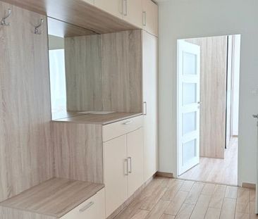 2-IZB. BYT 52m2 PANELOVÁ ULICA, STARÁ NEMOCNICA, JUH - Photo 3