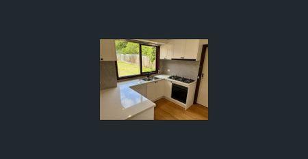 Beautifully Renovated Single-Level Home! - Photo 4