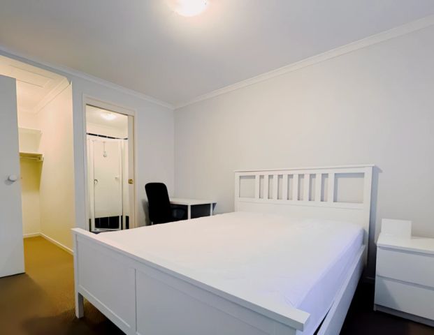 3 bed 2 bath-2 - Photo 1