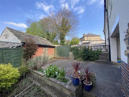 4 bedroom semi-detached house to rent - Photo 3