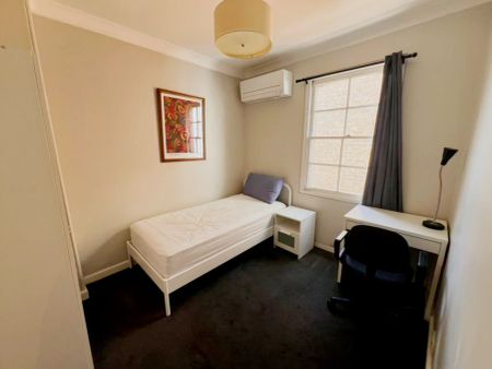 5 bed 2 bath-single room 2 - Photo 2