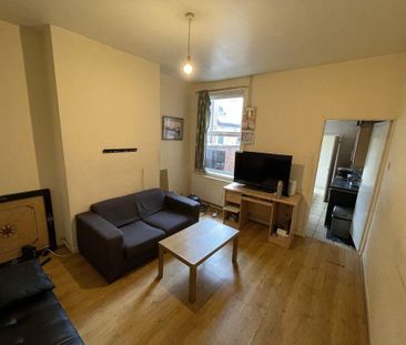 4 bedroom terraced house to rent - Photo 4