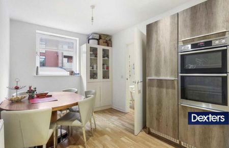 3 bedroom semi-detached house to rent - Photo 4