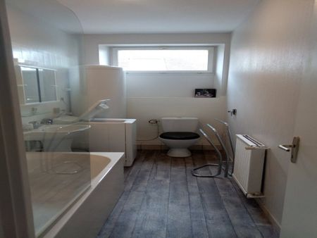 Libre le ..Maintenant Mt Loyer :448,43 Mt des charges :80 - Photo 4