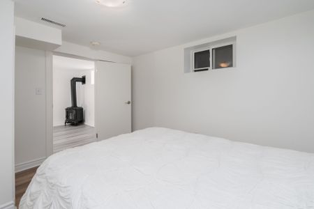 For Lease - 131 Meadowvale Drive Unit# Lower, Toronto, Ontario - Photo 2