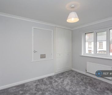 2 bedroom end of terrace house to rent - Photo 3