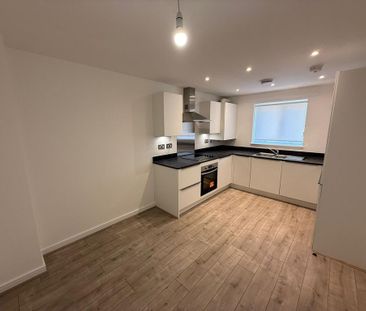 3 bedroom terraced house to rent - Photo 4