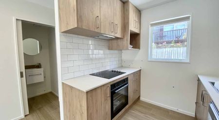 Townhouse with Solar Power - Photo 3