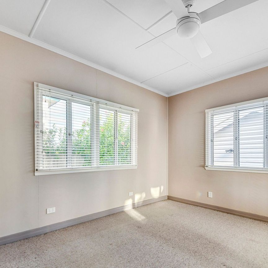 2 Abbey Street, 4305, Eastern Heights Qld - Photo 1