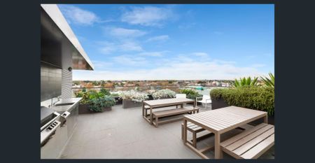 Modern Apartment with Easy Access to CBD and Melbourne Uni - Photo 2