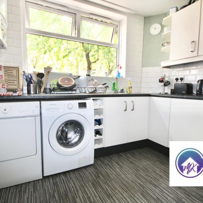 1 Bedroom Room in Flat Share To Rent - Photo 1