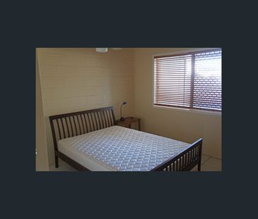 FULLY FURNISHED 2 BEDROOM UNIT - SARINA BEACH - Photo 3