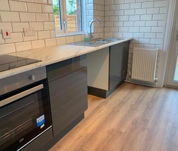 2 Chesham Gardens, Belfast, BT6 8GX - Photo 4