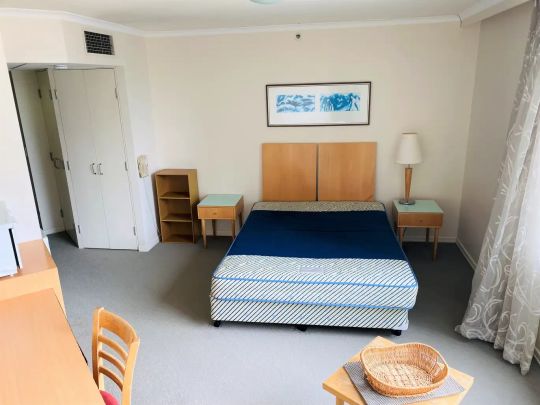 PARTIALLY FURNISHED STUDIO APARTMENT IN THE PERFECT CBD LOCATION - Photo 1