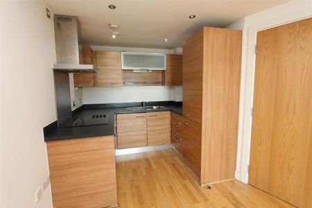 1 bedroom flat to rent - Photo 2