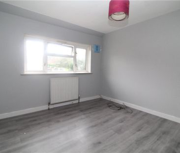 Rowdown Crescent, New Addington, Croydon, CR0 0HQ - Photo 5