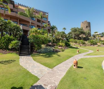 Apartment in Estepona, Costa del Sol - Photo 1