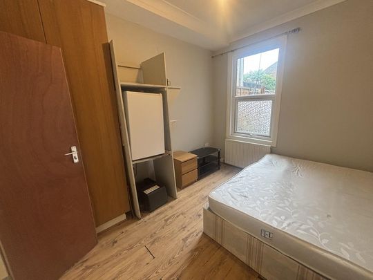 1 bedroom bedsit to rent - Photo 1