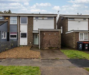 4 bedroom semi-detached house to rent - Photo 1